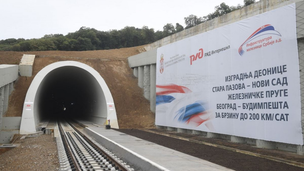 Spojena pruga između Stare Pazove i Novog Sada
